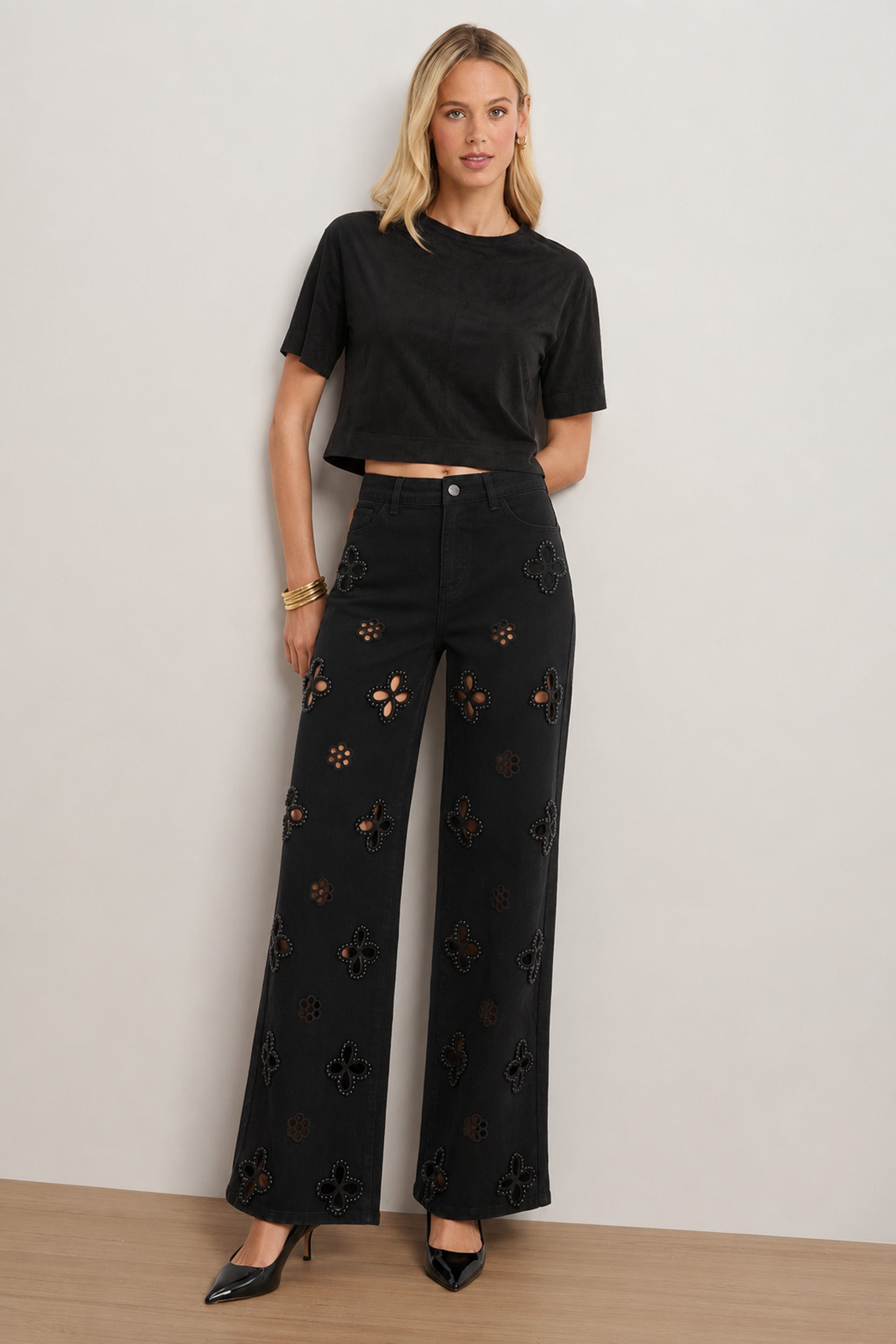 Naya Suede T-Shirt - Black | The Noli Shop